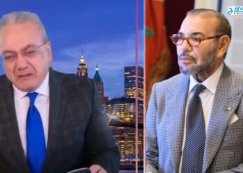 الإعلامي المصري محمد الشرقاوي يذرف الدموع  و هو يبايع الملك