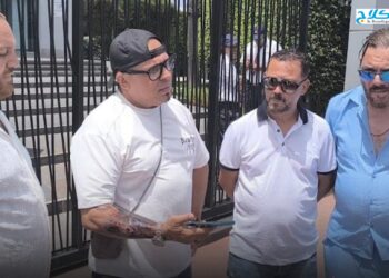 فنانون غاضبون أمام  اتصالات المغرب بسبب الإقصاء من مهرجان الشواطئ