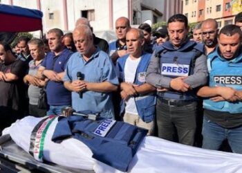 دماء الصحافة تسيل في غزة.. خمس عدسات تُطفأ بقصف إسرائيلي