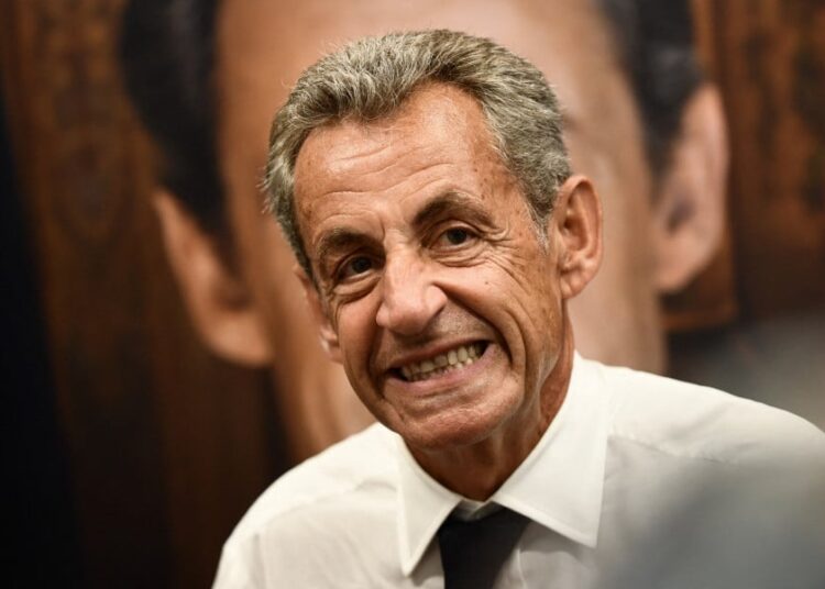 هكذا سينام ساركوزي في السجن