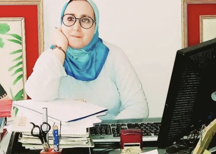 المقاهي الثقافية تحتفي بالفن والشعر والموسيقى بين زرهون وتطوان