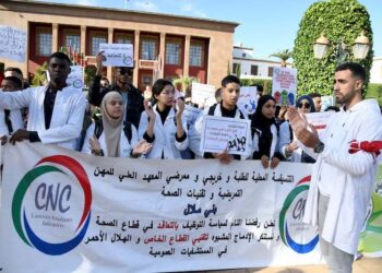الممرضون يعودون للاحتجاج.. تصعيد وطني بسبب “تعثر” تنفيذ اتفاق الصحة