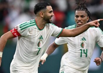 رياض محرز يعتلي مؤقتا صدارة هدافي الجزائر بعد ثنائيته في كأس أمم أفريقيا