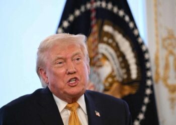 “على أهبة الاستعداد للتدخل”.. ترامب يهدد إيران إذا أطلقت النار على المتظاهرين السلميين.. ولاريجاني يرد