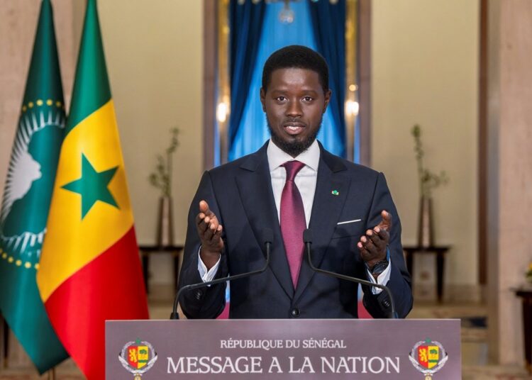 أعلن الرئيس السنغالي أن اليوم الاثنين سيكون “عطلة مدفوعة الأجر”؛ حتى يتمكن السنغاليون من الاستمتاع بهذه اللحظة التي توحد البلاد بأكملها