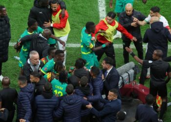 عقوبات “الكاف” بعد نهائي الكان: هل تحول المغرب من “منقذ” للقارة إلى “ضحية” لكواليسها؟