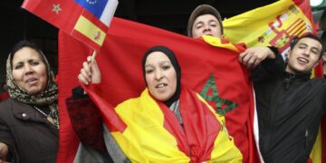 خاص بالمغاربة : إسبانيا تفتح باب ” لوراق”  أمام نصف مليون مهاجر غير نظامي 