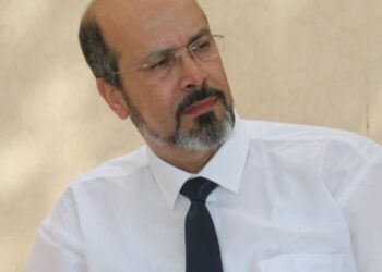 «مستعمرات الضوء» ..  حين تتحوّل الشاشات إلى سلطة خفية تُعيد تشكيل الوعي