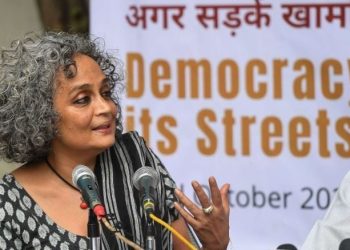 كاتبة هندية تنسحب من مهرجان برلين السينمائي احتجاجا على تصريحات مثيرة لـ”الاشمئزاز” لرئيس لجنة تحكيمه عن غزة