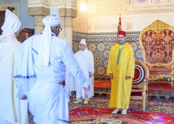 العاهل المغربي ..  يستقبل سفراء 21 بلداً