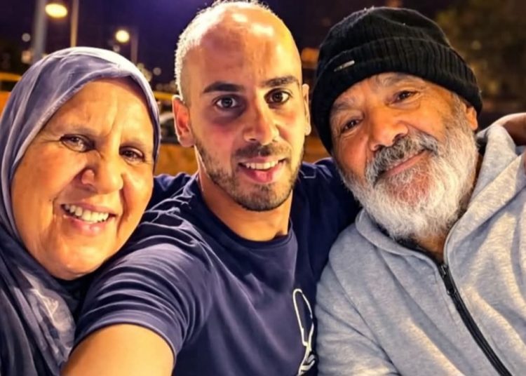 غادر  الأب الدنيا وقلبه معلق بابنه خلف القضبان… معتقلو حراك الريف يودعون والد محمد حاكي بعد أشهر من فقدان والد الزفزافي