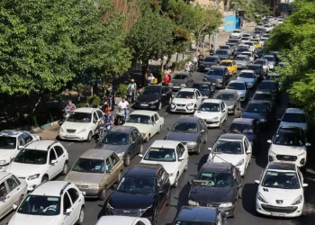 نزوح نحو 100 ألف شخص من طهران بعد بدء الهجوم الأمريكي-الإسرائيلي على إيران