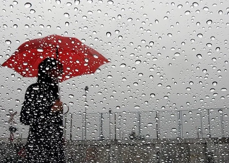 طقس الجمعة بالمغرب .. زخات مطرية  