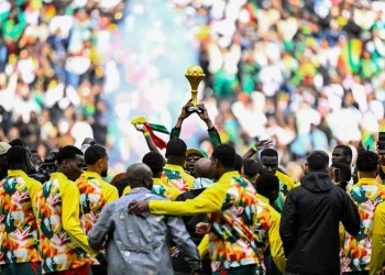  المغرب يصعّد قانونياً: مهمة قضائية إلى “ستاد دي فرانس” تمهيداً لمقاضاة دولية أمام الفيفا