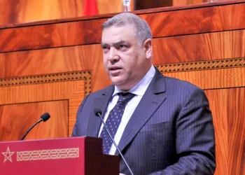 إشهار الخدمة العسكرية يثير الجدل .. موقع “لوبوكلاج” يسائل وزير الداخلية لفتيت حول معايير توزيع الإعلانات العمومية