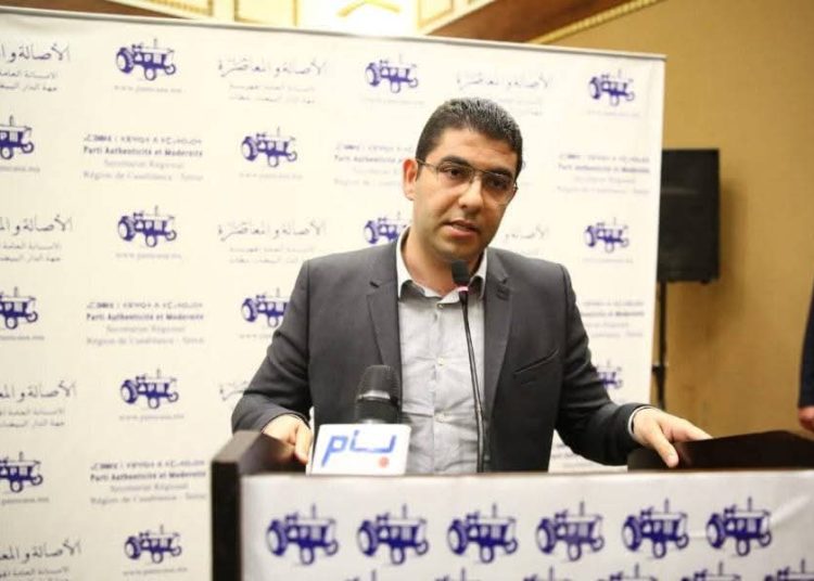 بن سعيد يستثمر أزمة الصحافة: دعم حقوق المؤلف بين حماية القطاع والسيطرة على الخطوط التحريرية