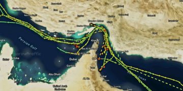 مضيق هرمز على حافة الانفجار: احتجاز سفن وإطلاق نار يهددان إمدادات النفط العالمية
