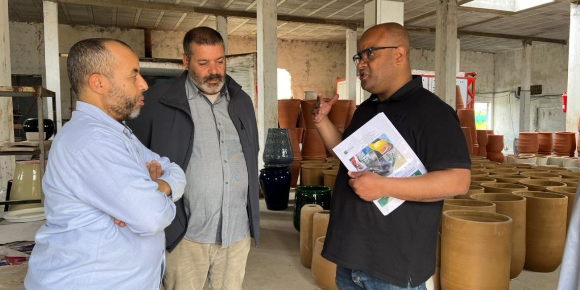 مركز عدالة لحقوق الإنسان يدافع عن مشروع استثماري للفخار بتيفلت ويشيد بدعم عمالة الخميسات للاستثمار