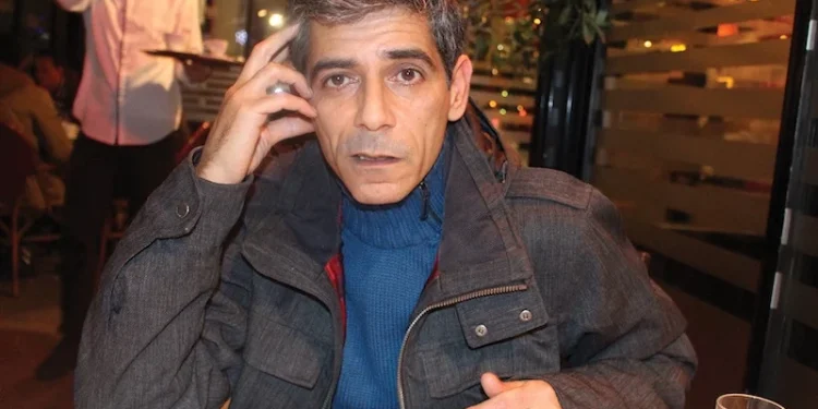 الرباط تحتفي بمحمد حمودان: لقاء أدبي يجمع الشعر والموسيقى في “ضفاف”