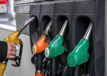 تصاعد التوتر مع إيران يدفع النفط فوق 126 دولارًا وسط مخاوف من عمل عسكري أمريكي