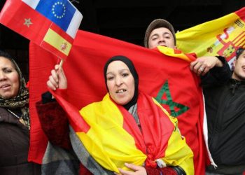تسوية أوضاع المهاجرين في إسبانيا تُفجر غضب البوليساريو بسبب استثناء “عديمي الجنسية”