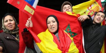 تسوية أوضاع المهاجرين في إسبانيا تُفجر غضب البوليساريو بسبب استثناء “عديمي الجنسية”