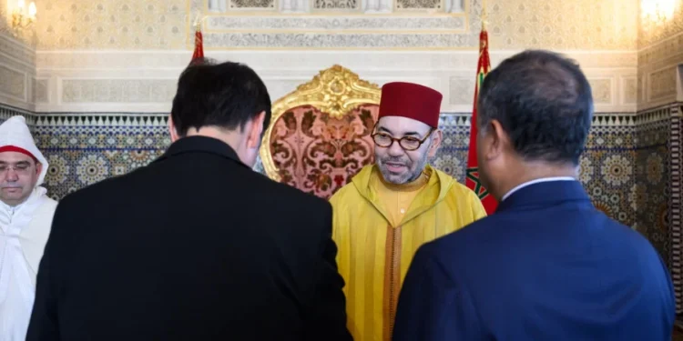 العاهل المغربي.. يستقبل سفراء أجانب فوق العادة 