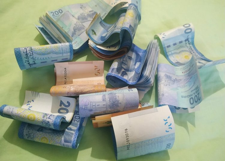 الحكومة تعلن صرف أجور الموظفين مبكراً قبل عيد الأضحى