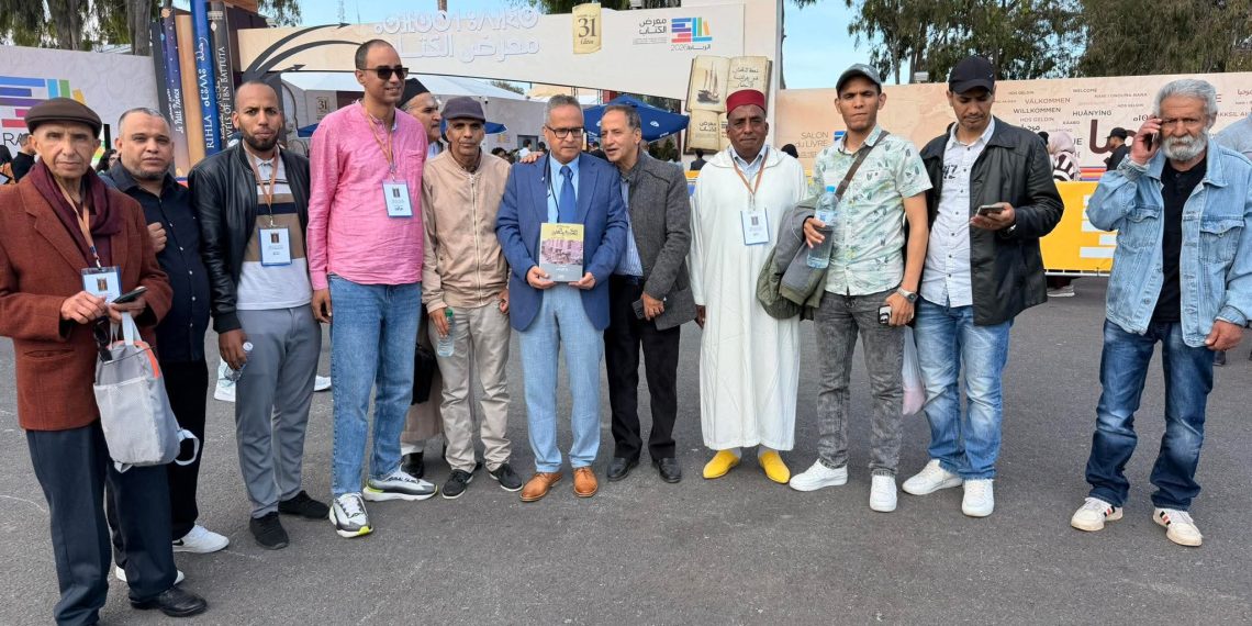 جدل بمعرض الكتاب بعد الهجوم على صاحب “الأمازيغ و المخزن”.. اتهامات بالتشهير بسبب منشورات تستهدف نجاح الإصدار