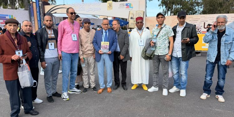 جدل بمعرض الكتاب بعد الهجوم على صاحب “الأمازيغ و المخزن”.. اتهامات بالتشهير بسبب منشورات تستهدف نجاح الإصدار