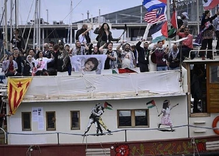 مغاربة محتجزون في “أسطول الصمود الثاني” يدخلون في إضراب مفتوح عن الطعام