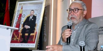 محمد الأشعري: لم نُصفِّ الحساب بعد مع “سنوات الرصاص” والرواية تمارس السياسة أكثر من الأحزاب