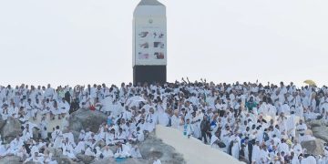 أكثر من مليون ونصف حاج يتوافدون إلى عرفات لأداء الركن الأعظم 