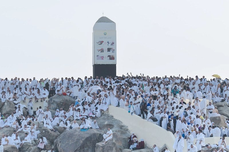 أكثر من مليون ونصف حاج يتوافدون إلى عرفات لأداء الركن الأعظم 