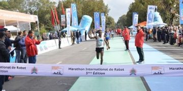 العداء الإثيوبي بوكي ديريبا يحطم الرقم القياسي لماراطون الرباط الدولي