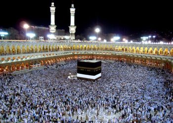 أكثر من 1.5 مليون حاج يتوافدون على مكة وسط أجواء روحانية وتوترات إقليمية