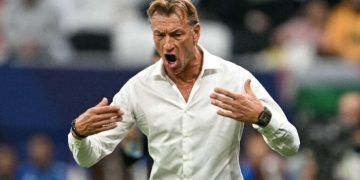 بعد السقوط المدوي.. رينارد يتولى مهمة إنقاذ تونس في المونديال