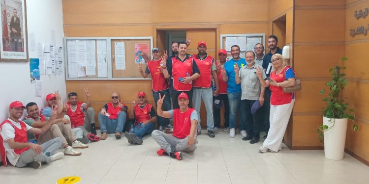 المنظمة الديمقراطية للشغل تدخل على خط أزمة تقنيي “الإذاعة والتلفزة” وتلوّح بالتصعيد