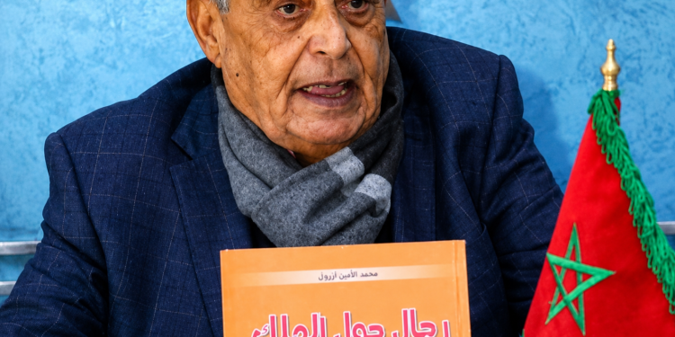 الموت يغيب الصحفي محمد الأمين ازروال أحد الوجوه البارزة بجريدة “الأنباء” الحكومية