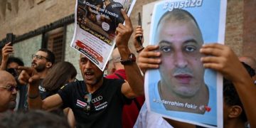 السلطات المغربية تطالب إيطاليا بالإسراع في التحقيق بوفاة مغربي أثناء توقيفه