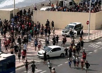 إسبانيا تشرع في الإرجاع الجماعي لمهاجري سبتة بتنسيق مع المغرب والإجراءات تشمل القاصرين