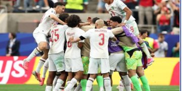 المنتخب المغربي يواصل تألقه بعد بلوغ الربع النهائي من كأس العالم