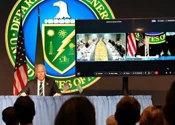 واشنطن والرياض توقعان اتفاقية نووية “تاريخية” تسمح للسعودية بتخصيب اليورانيوم