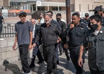 آلاف المستوطنين يقتحمون المسجد الأقصى بقيادة بن غفير