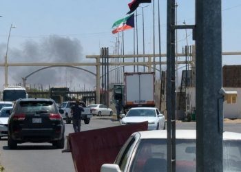 الكويت تعلن تعرض منفذ العبدلي الحدودي لهجوم بمسيرات وإغلاقه مؤقتاً