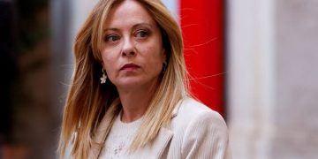ميلوني تهدد بتعليق اتفاقية شينغن مع إسبانيا بسبب أزمة الهجرة في سبتة