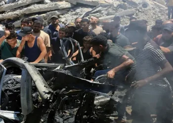 4 شهداء و20 جريح في قصف إسرائيلي يستهدف مركبة وشارع مزدحم بغزة