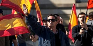 نبيل دريوش ل ” لوبوكلاج “: الحزب اليميني الجديد Noviembre Nacional يعتبر “المهاجرين المغاربة في إسبانيا غزاة “