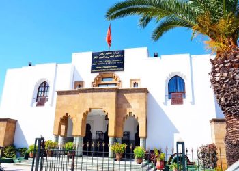 “الرمق الأخير” وقفة نضالية بقيادة نساء ورجال التعليم