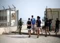 سبتة تنقل سجناء إلى إسبانيا بعد اكتظاظ السجن جراء موجة العبور